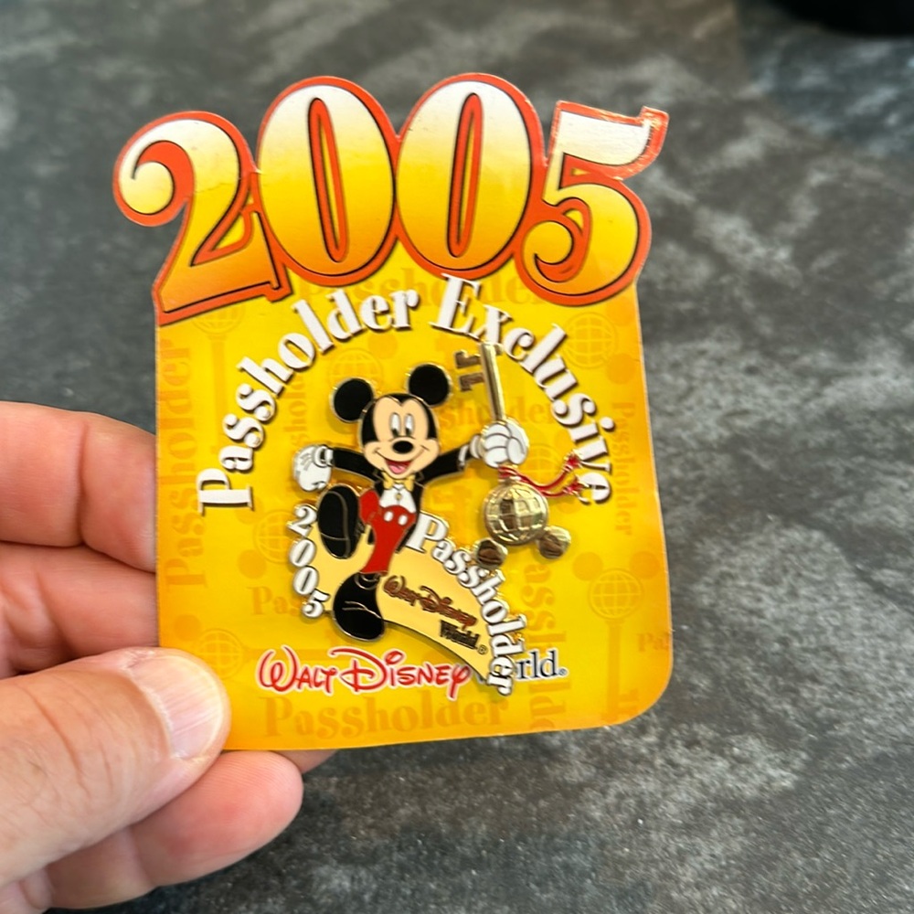 Disney 2005 Passholder Exclusive, Mickey Mouse Disney Pin. Original owner.